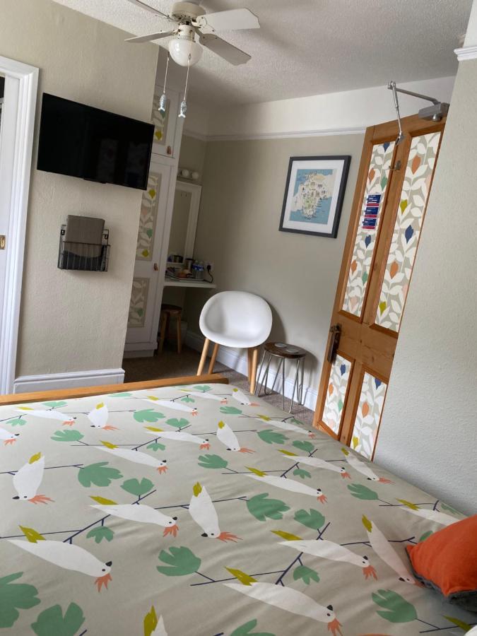 Channel Vista Guest House คอมบ์มาร์ติน ภายนอก รูปภาพ