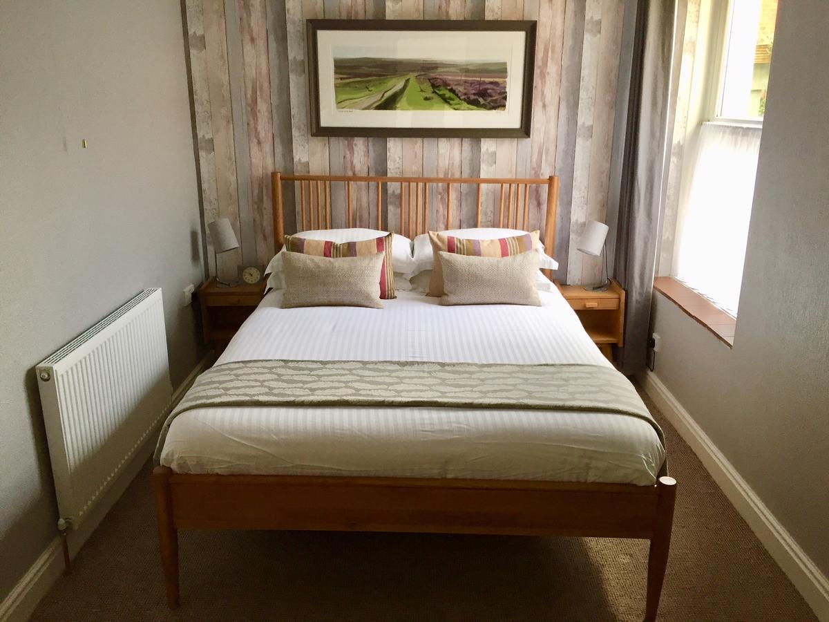 Channel Vista Guest House คอมบ์มาร์ติน ภายนอก รูปภาพ